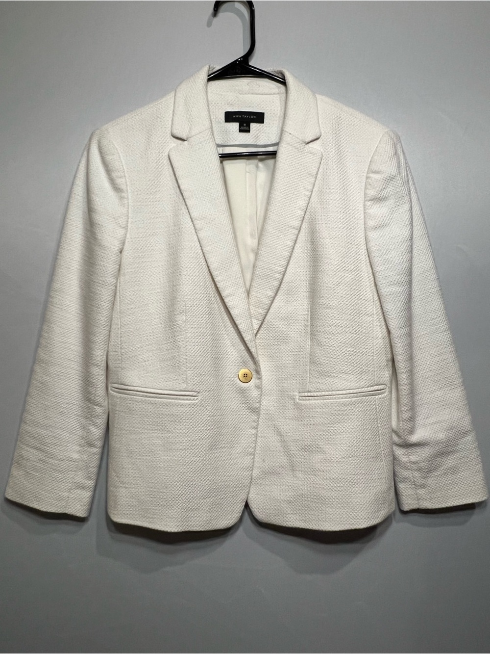 Ann Taylor White Women's Textured Single-Button Blazer - Picture 12 of 13